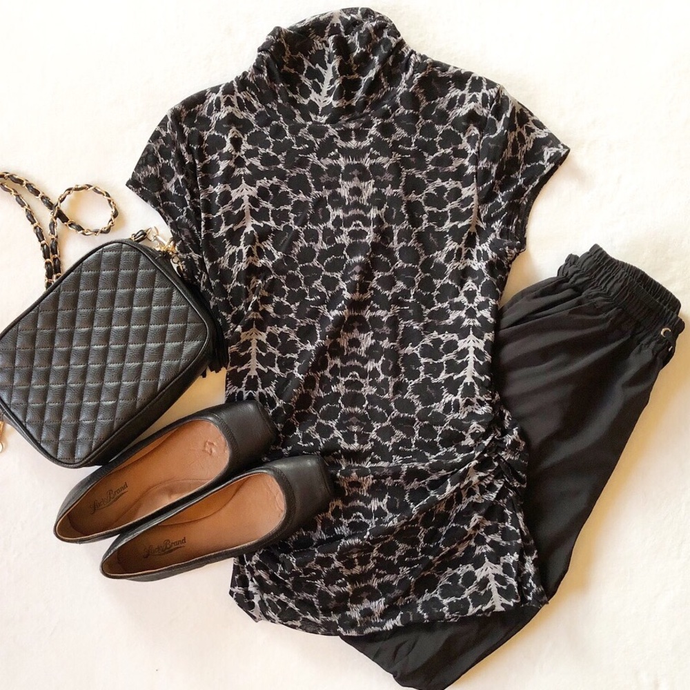 Kenneth Cole black & Grey Leopard print top